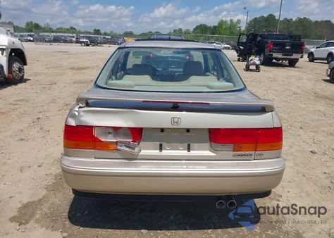 1993 Honda Accord Se из США, поврежденный, VIN 1HGCB7282PA008366